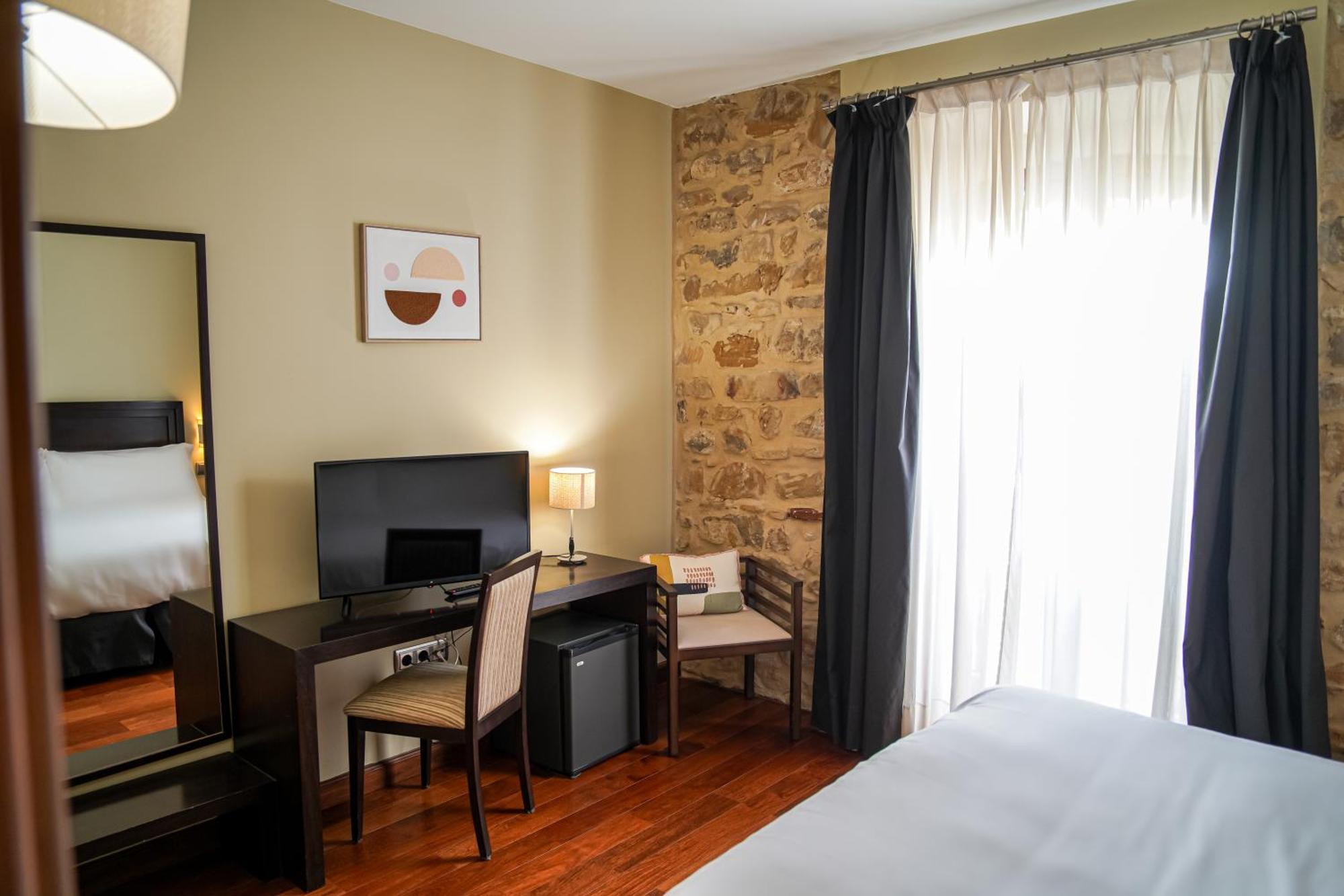 Hotel Baeza Monumental By Eme Hoteles Exterior photo