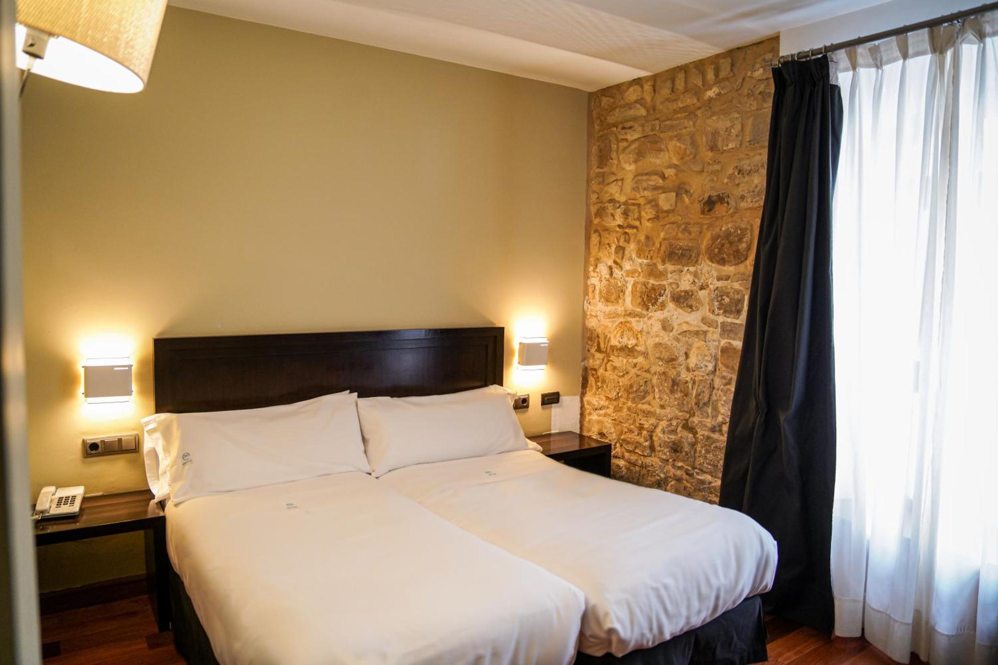 Hotel Baeza Monumental By Eme Hoteles Exterior photo